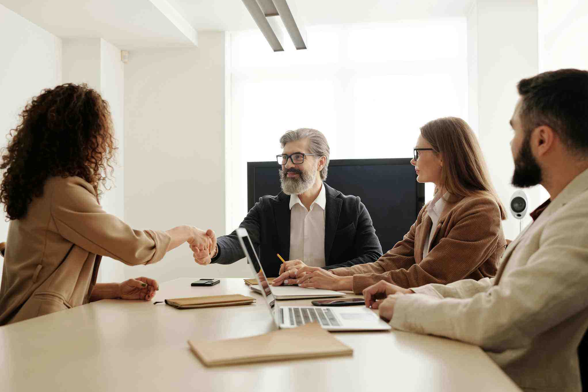 To hire or not to hire?